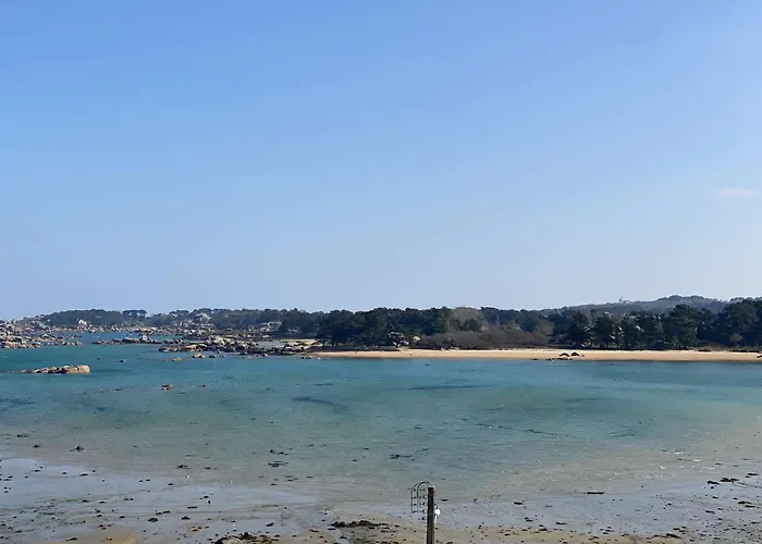 Appartement SUPERBE VUE MER avec terrasse-véranda, WIFI, à TREGASTEL - Réf 90