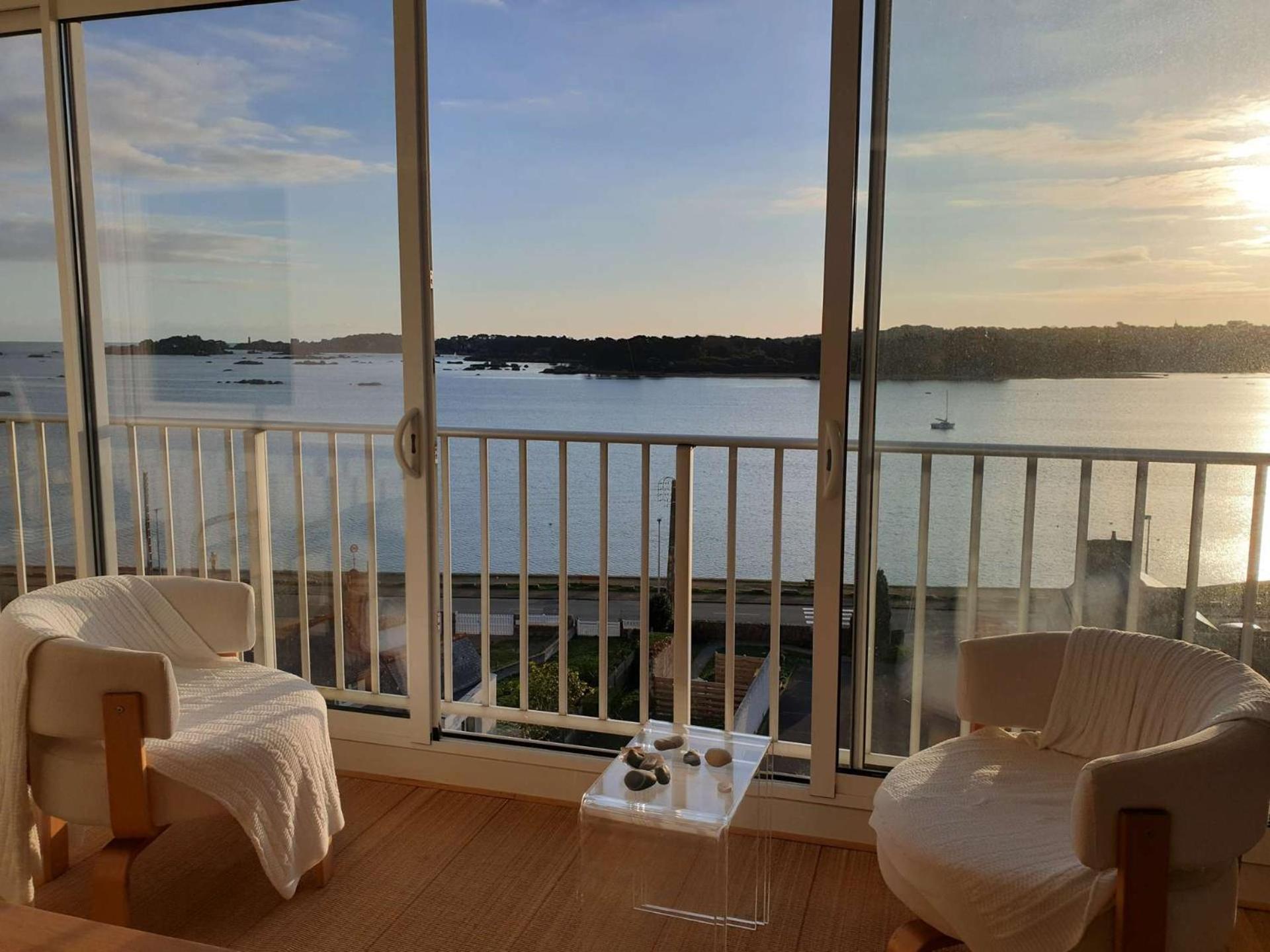 Superbe Vue Avec Terrasse-véranda, Wifi, à - Réf 90 Appartement
